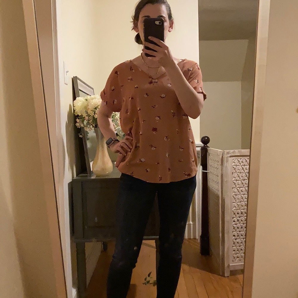 EUC Pink Rose M floral blouse